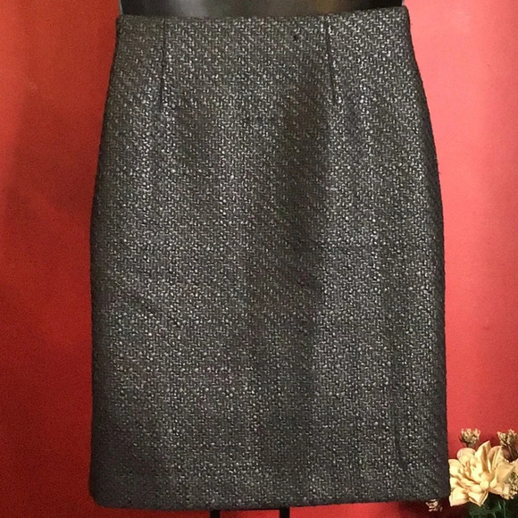 ANN TAYLOR TWEED SKIRT SIZE 0 - Picture 3 of 3